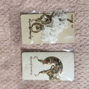 2 sets of earrings